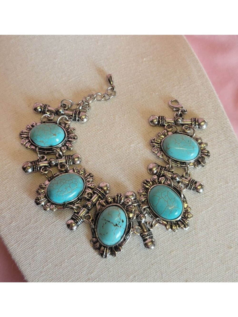 Silver tone Faux turquoise look chabochon wrap around costume bracelet B1A